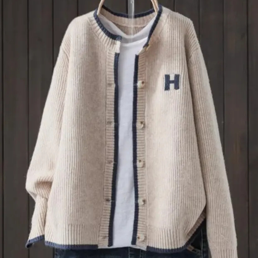 Dorothea - Classic Cardigan