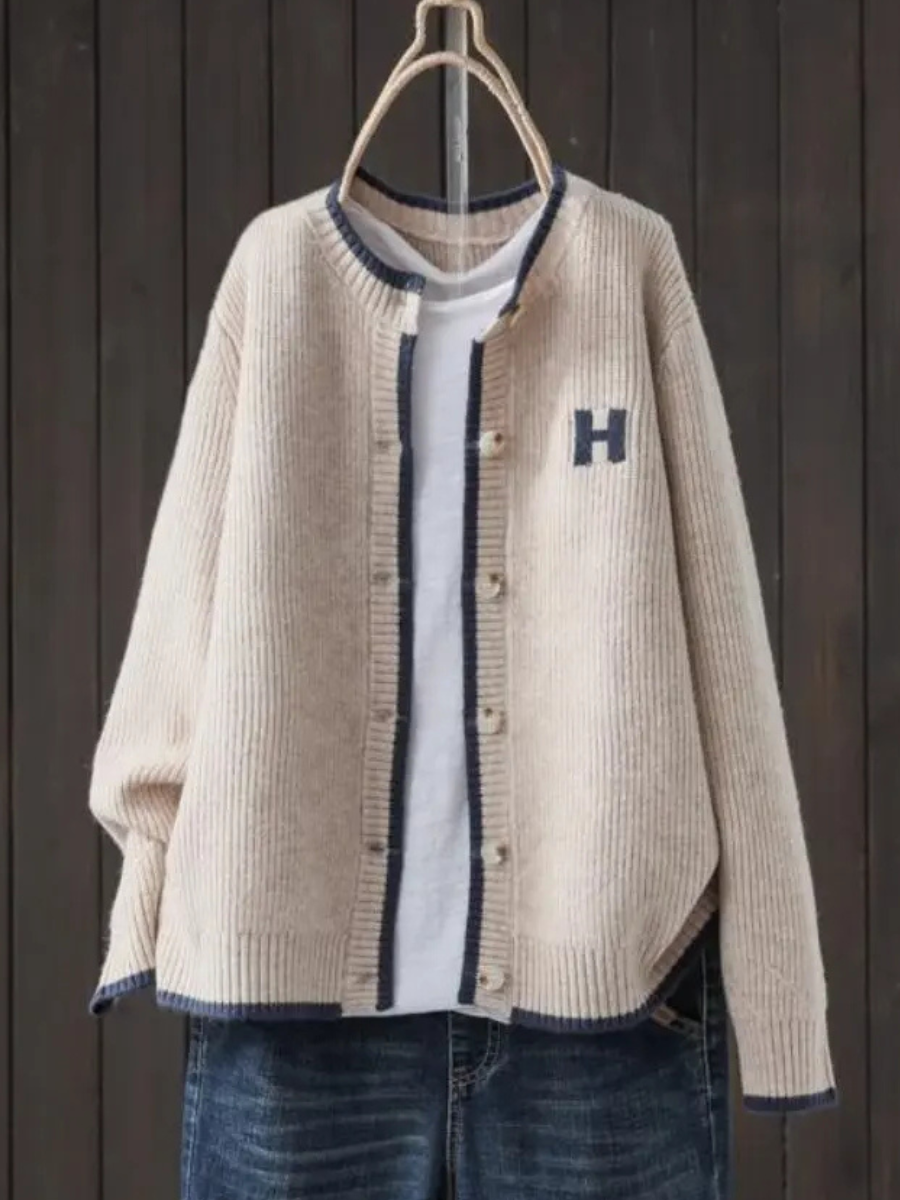 Dorothea - Classic Cardigan
