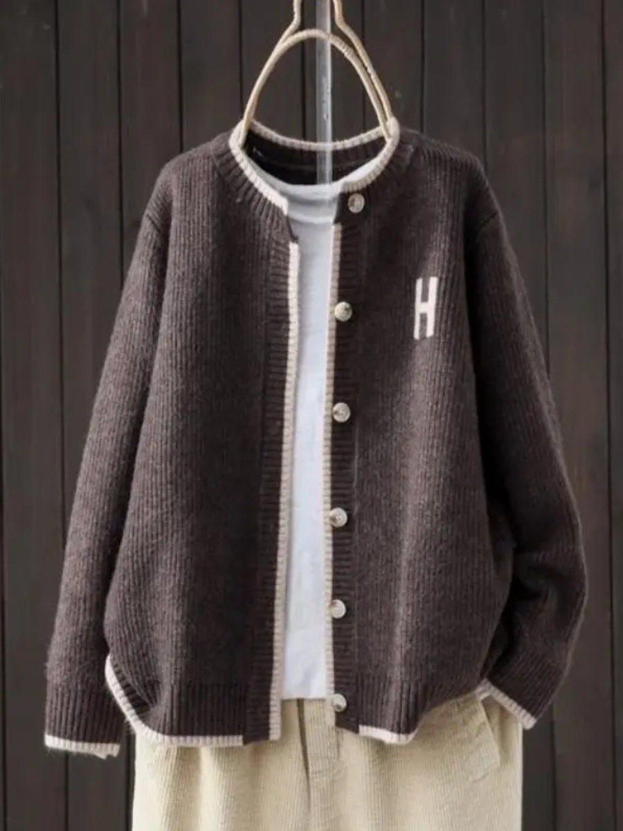Dorothea - Classic Cardigan