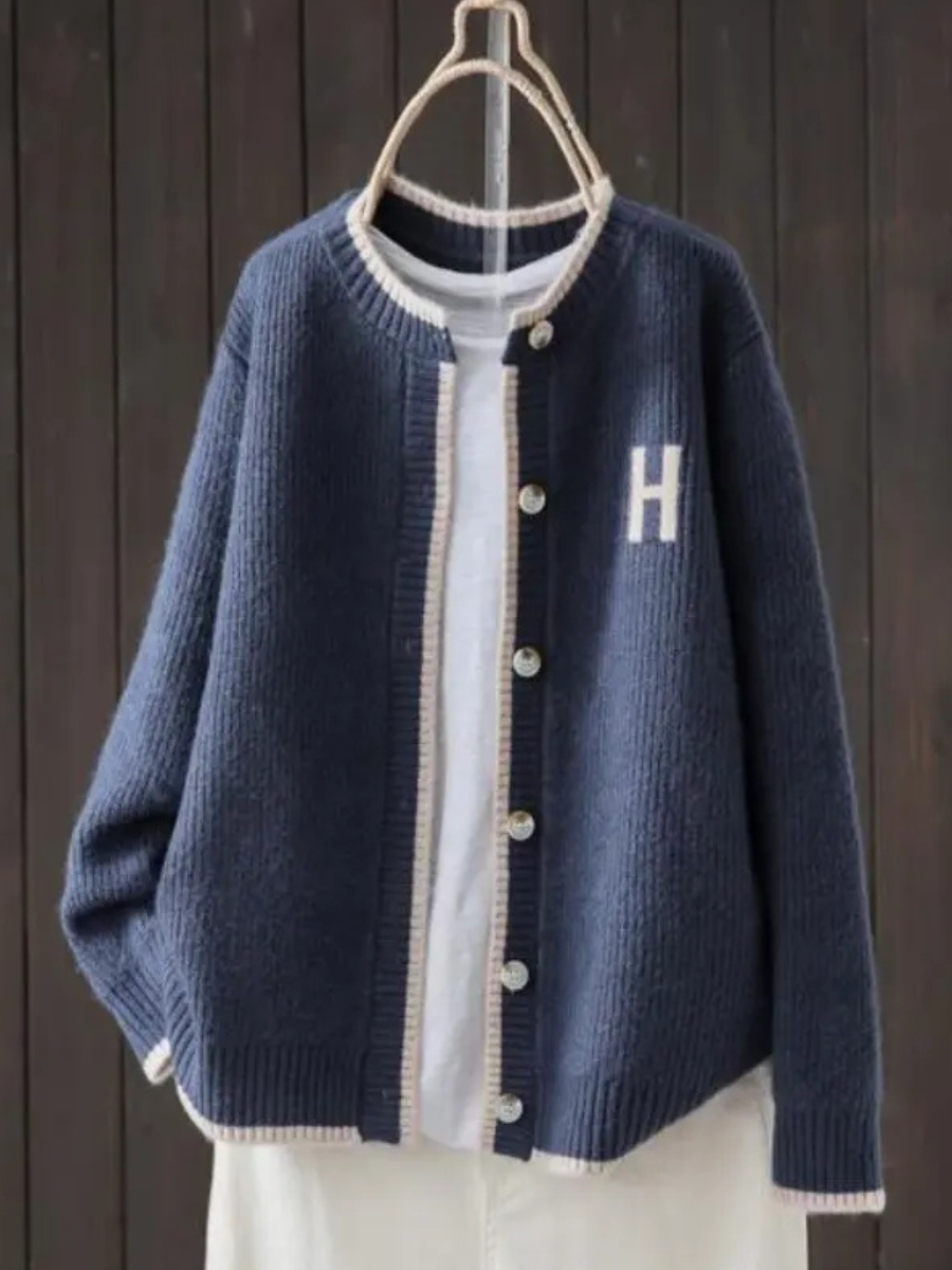 Dorothea - Classic Cardigan