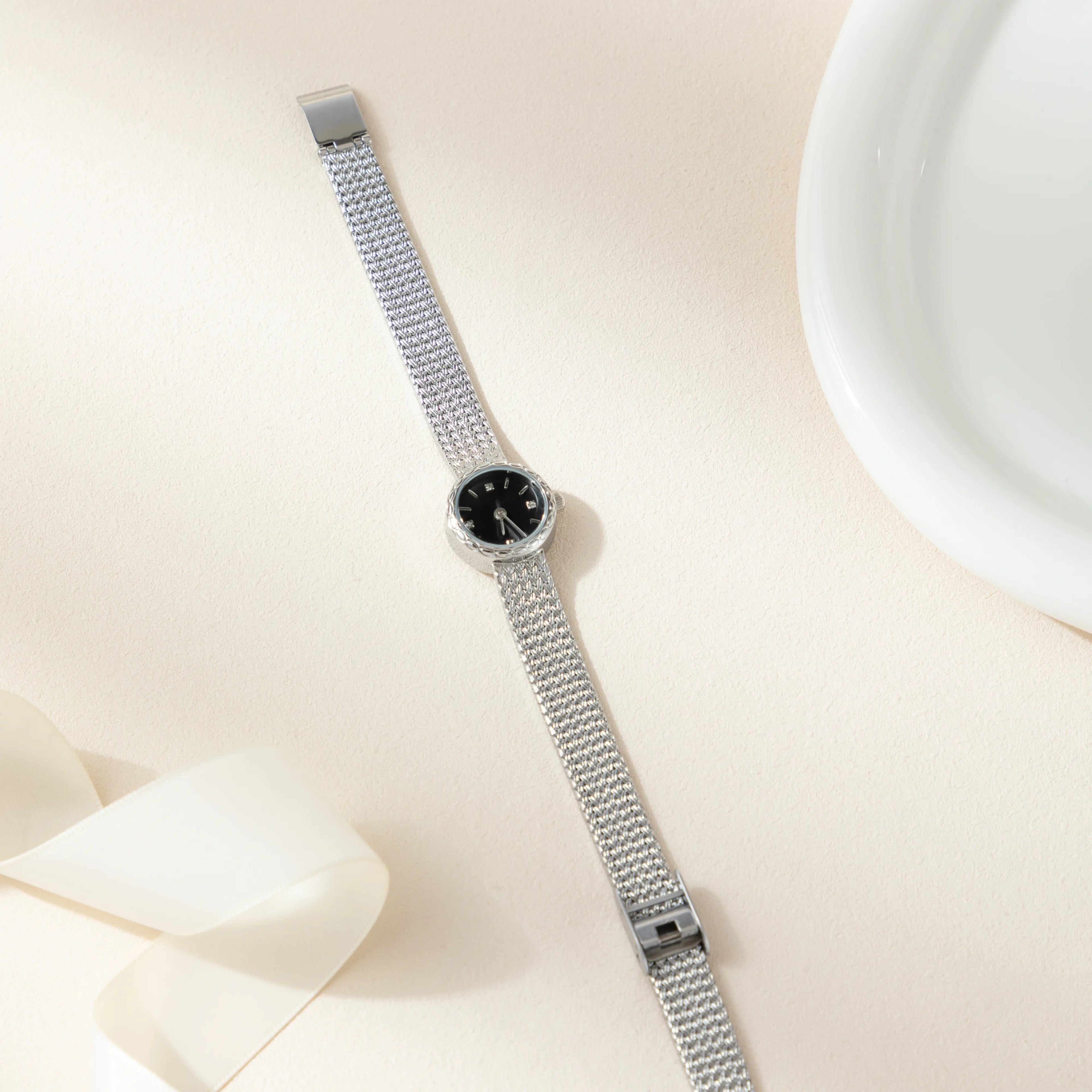 Grace - Golden Classic Watch