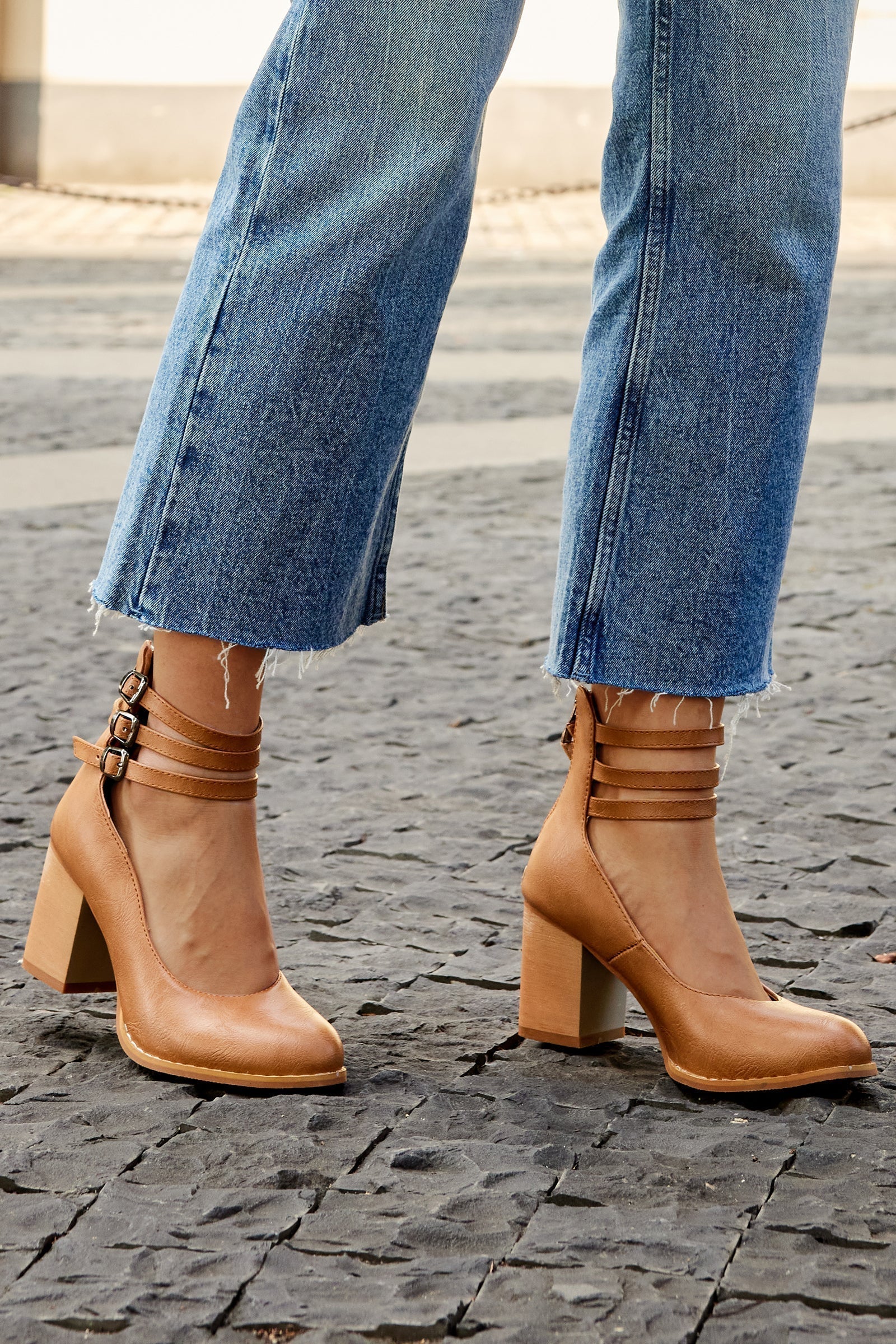 Ashleigh - Smooth Ankle Strap Platform Sandals