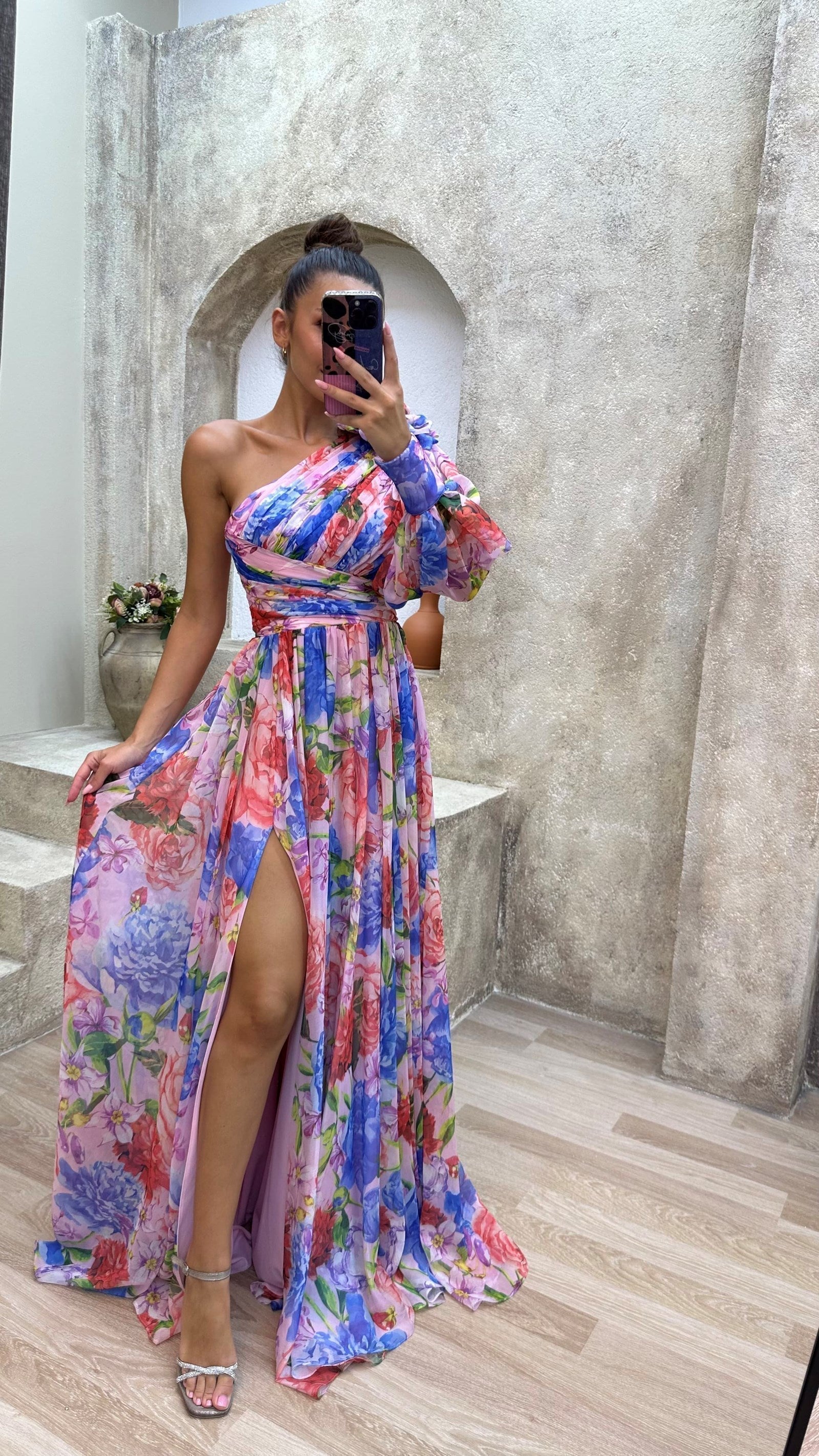 Whitney - Elegant and Flowing Dress