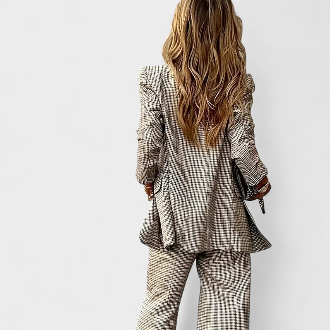 Chloe - Elegant Tailored Suit