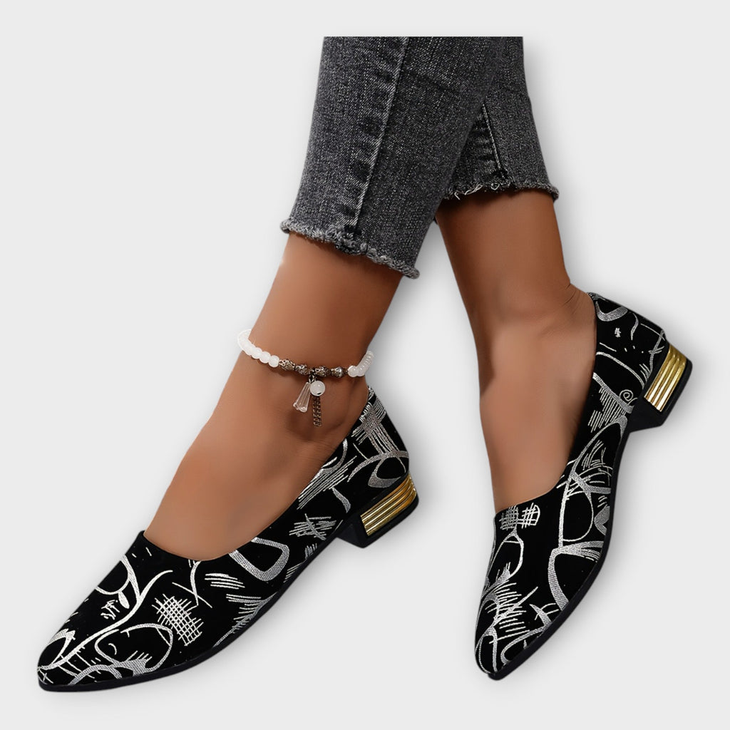 Hazel - Elegant Ballet Flats with Sophisticated Details