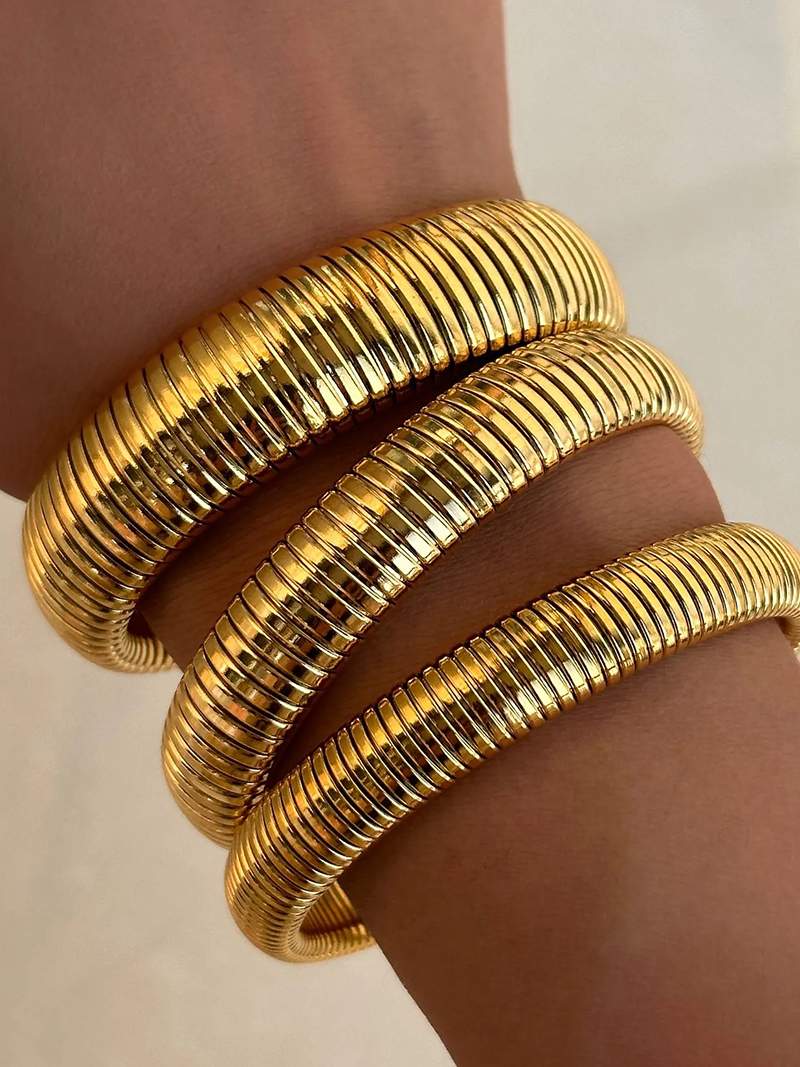 Aria - Ribbed Bangle