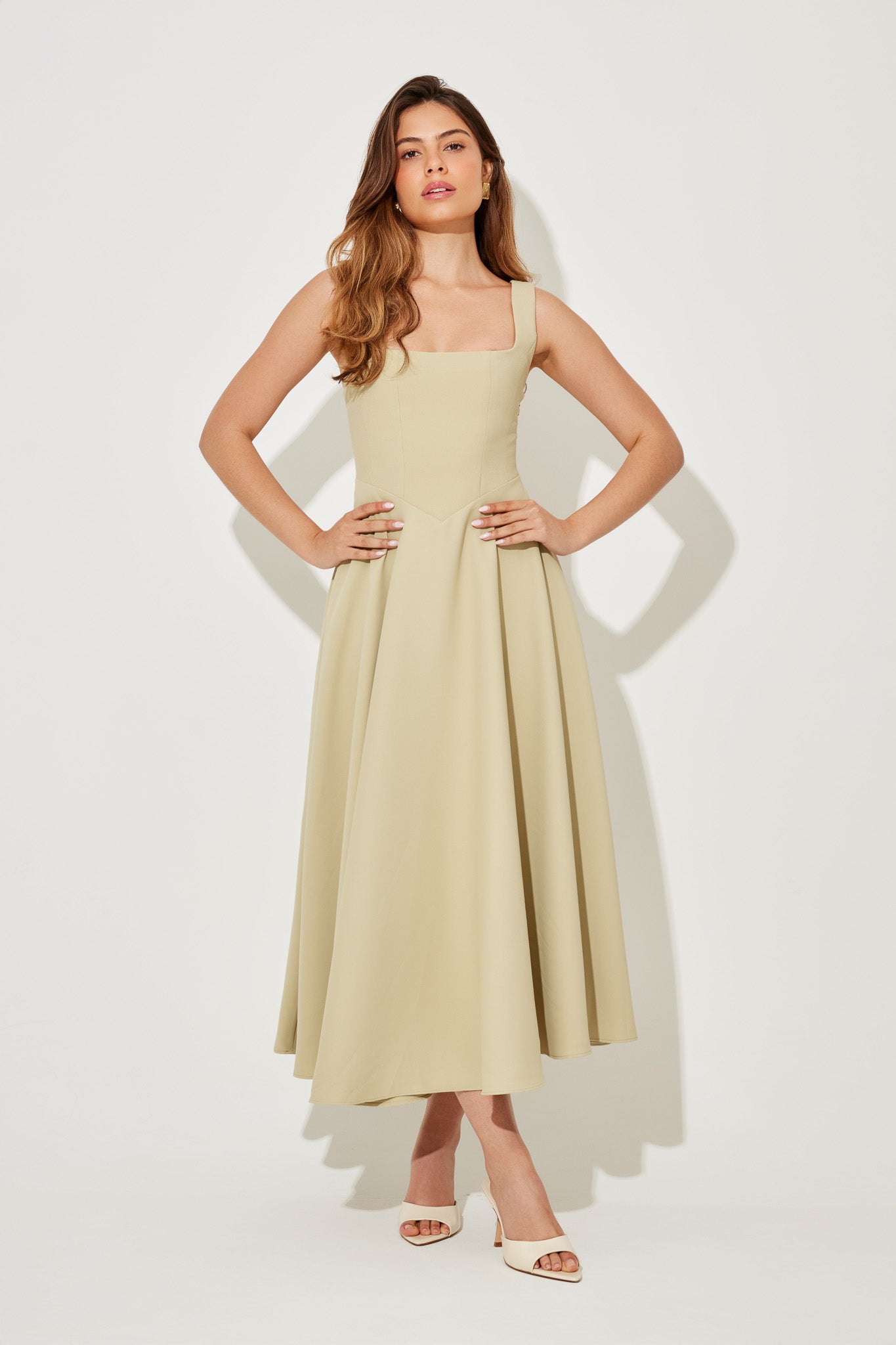 Kiara - Elegant Midi Dress