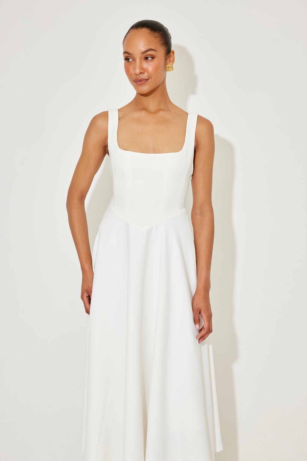 Kiara - Elegant Midi Dress
