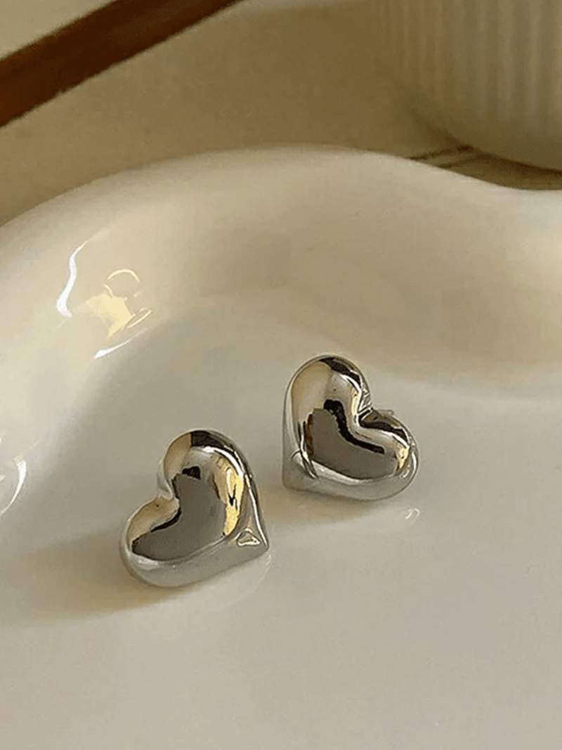 Scarlett - Heart Hoop Earrings