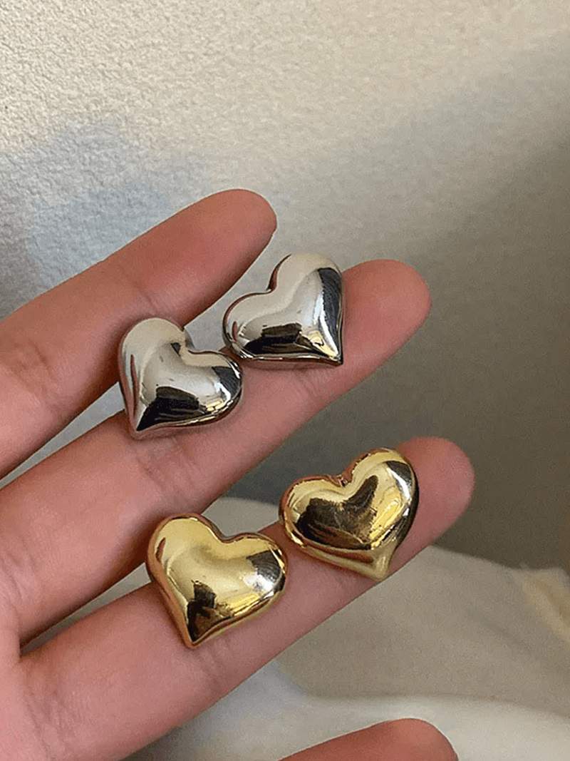 Scarlett - Heart Hoop Earrings