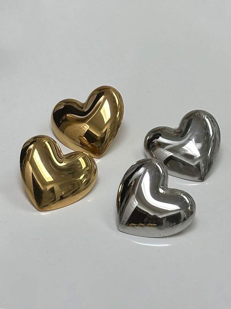 Scarlett - Heart Hoop Earrings