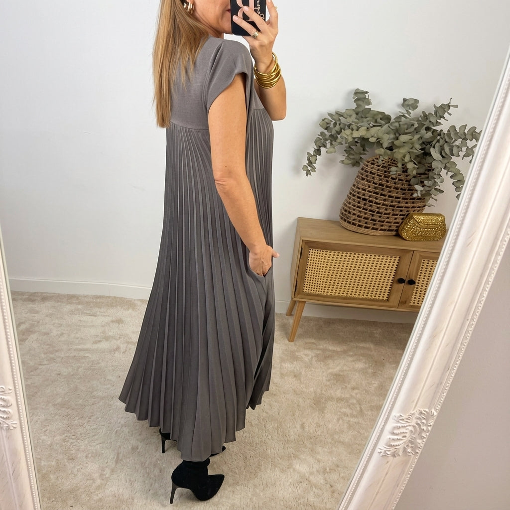 Anne - Timeless Comfort Dress