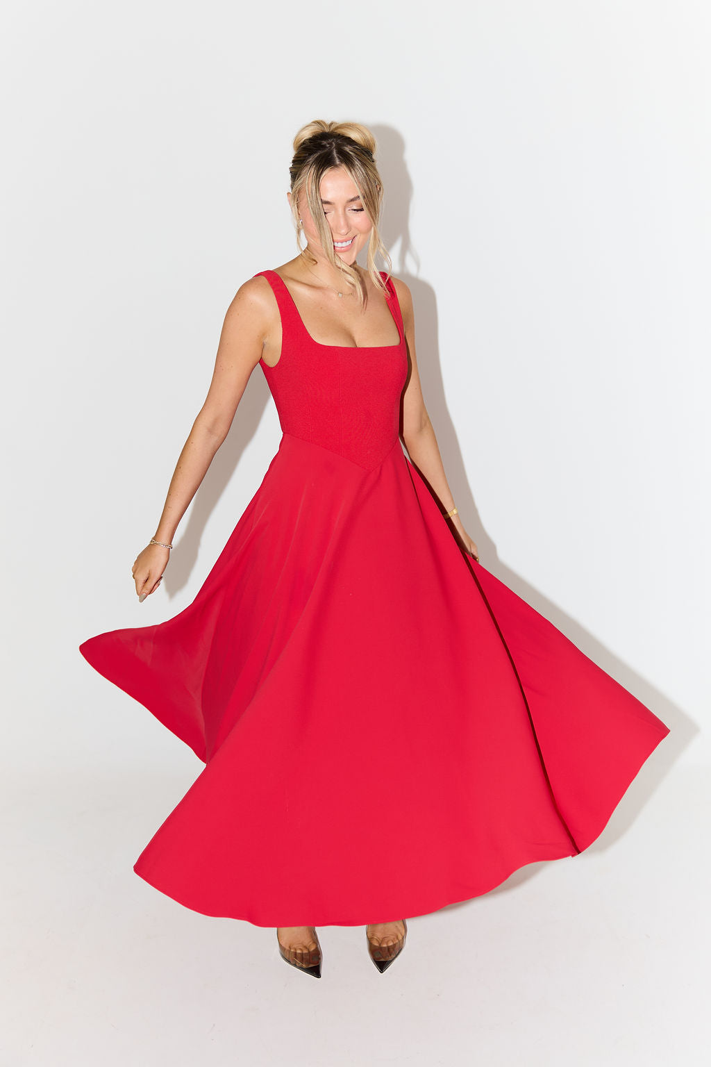 Kiara - Elegant Midi Dress